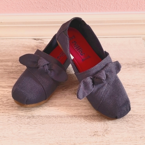 Mad Paw Girls Canvas Slip Ons - Picture 2 of 4